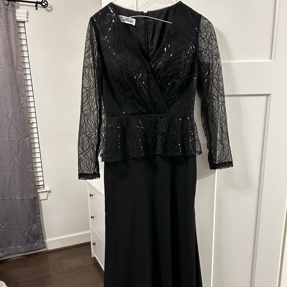 Elegant Black Lace Evening Dress